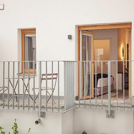 Apartament The Faces *