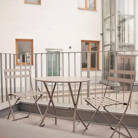 Apartament The Faces *