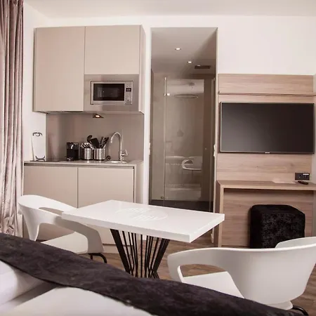 The Faces Apartman *