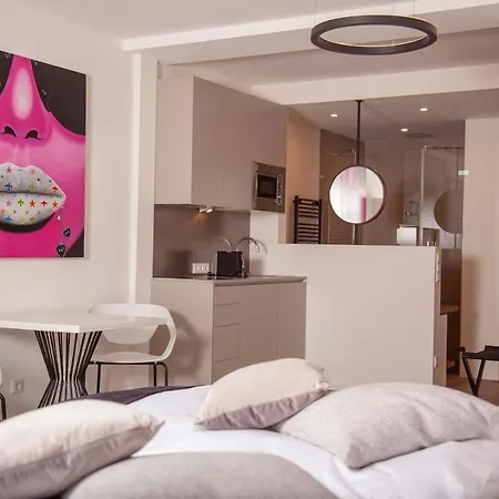 The Faces Apartman *