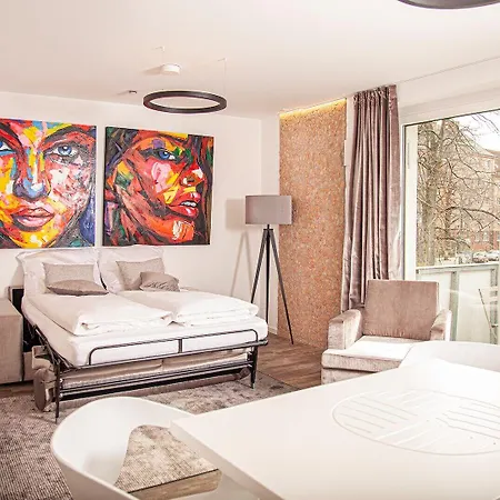 The Faces Apartman *