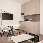 Apartment The Faces *