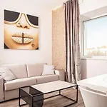 Apartment The Faces Berlin
